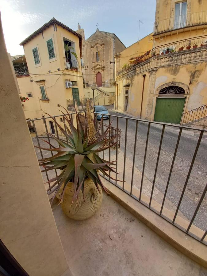 La Finestra Su Noto Hotel Buitenkant foto