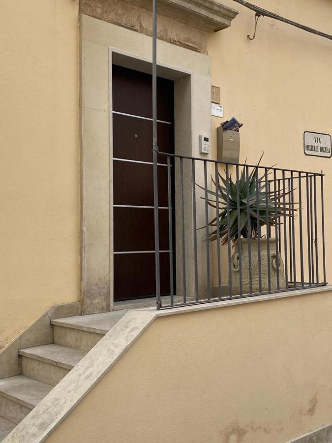 La Finestra Su Noto Hotel Buitenkant foto