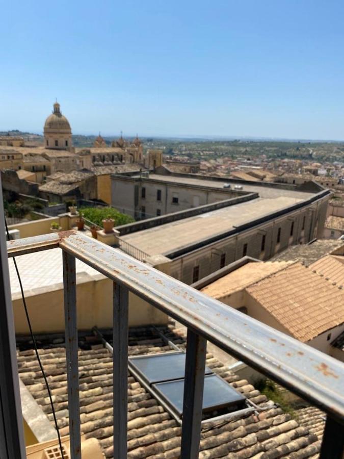 La Finestra Su Noto Hotel Buitenkant foto