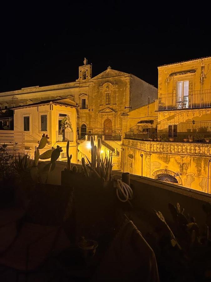 La Finestra Su Noto Hotel Buitenkant foto