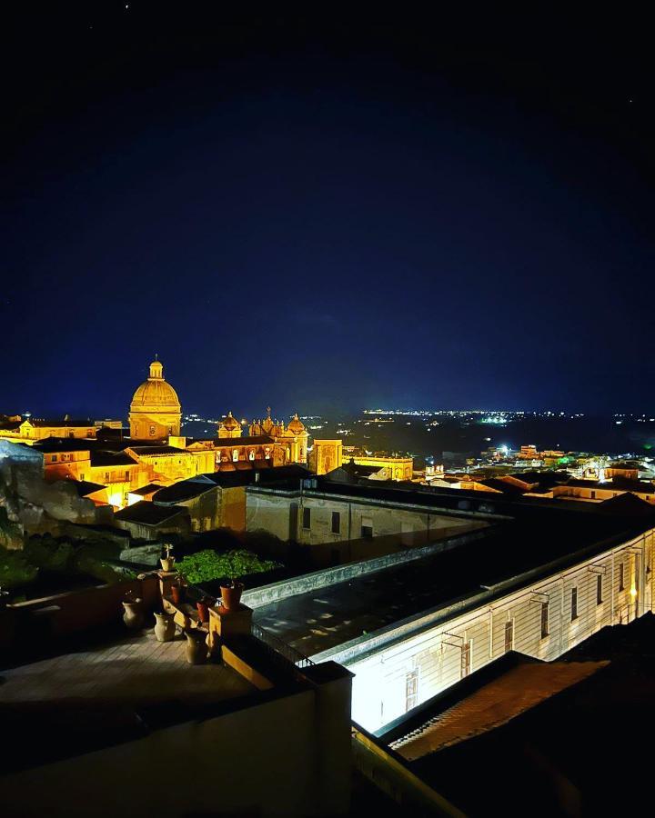 La Finestra Su Noto Hotel Buitenkant foto